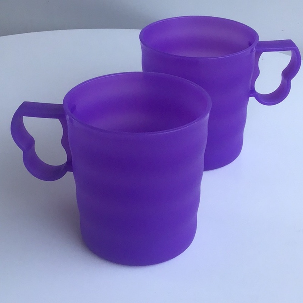 Tupperware Impressions mugs Purple handle cups